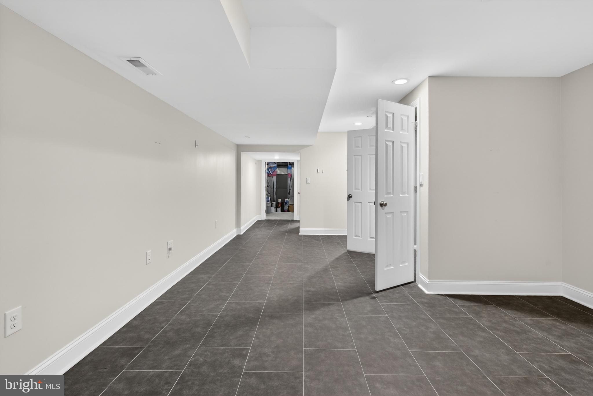 1602 N BODINE STREET