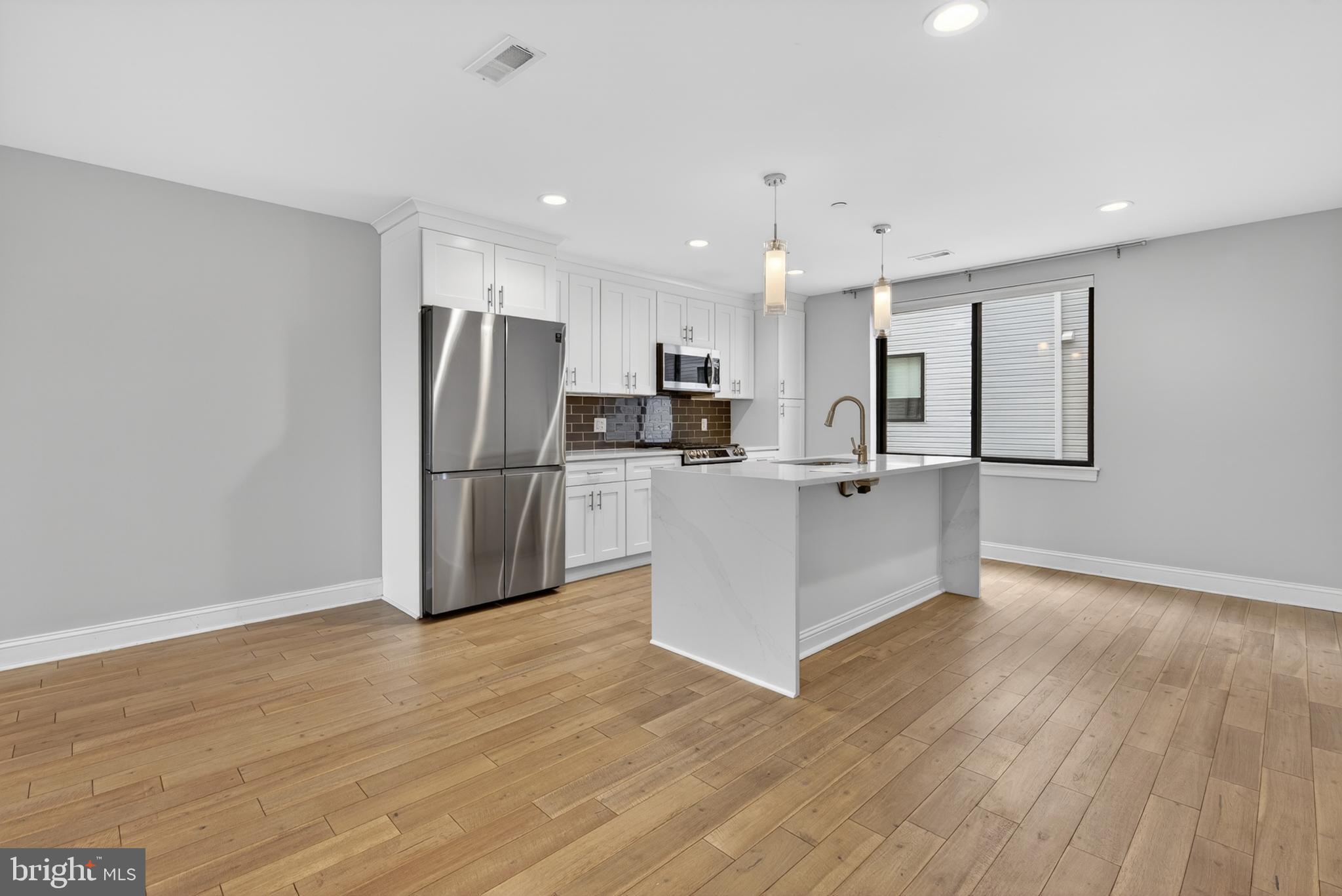 1602 N BODINE STREET