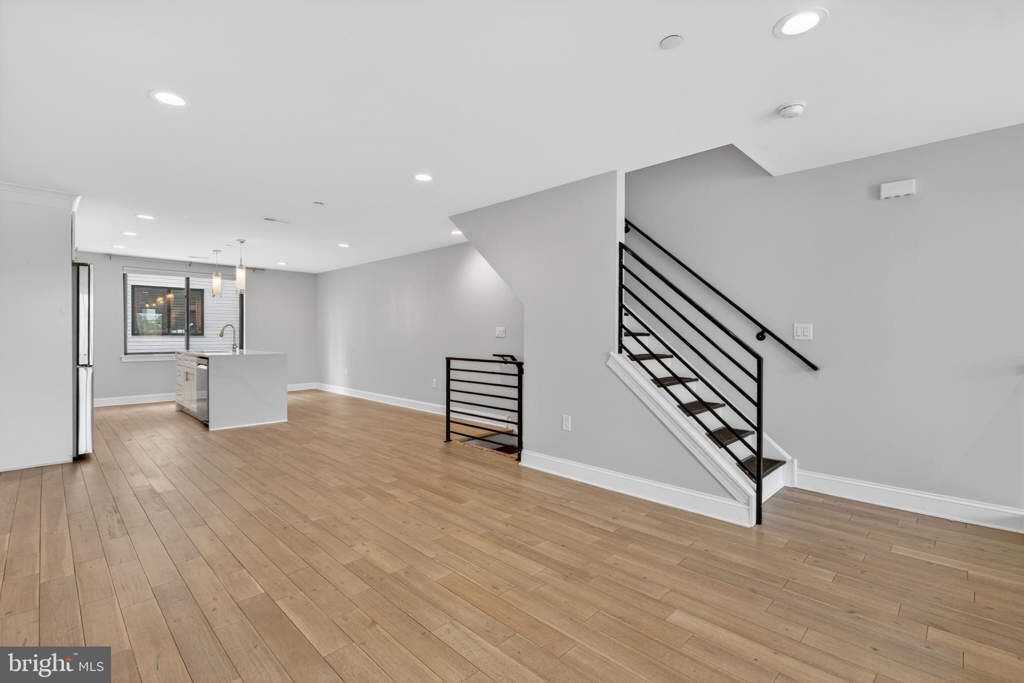 1602 N BODINE STREET