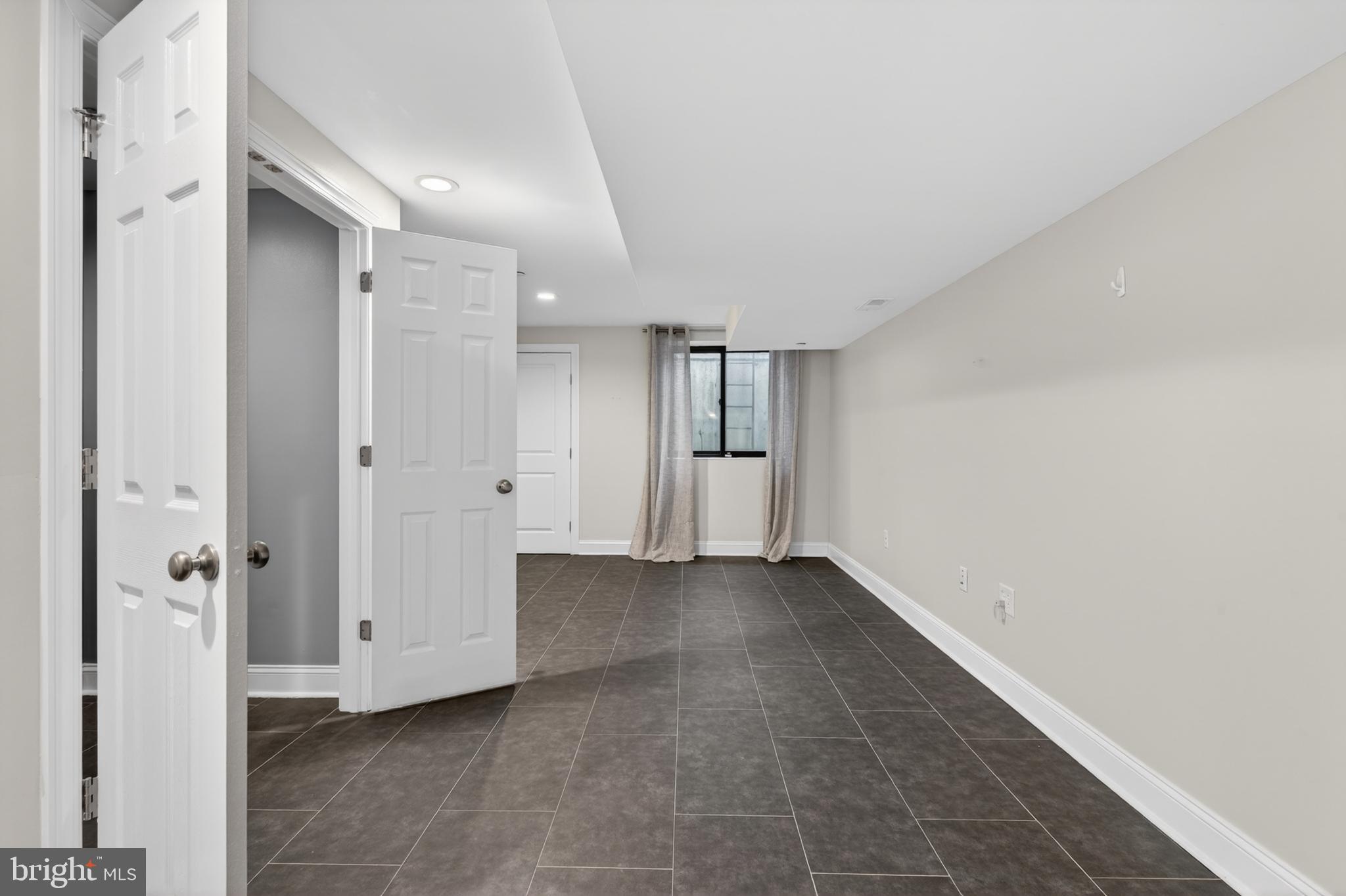 1602 N BODINE STREET