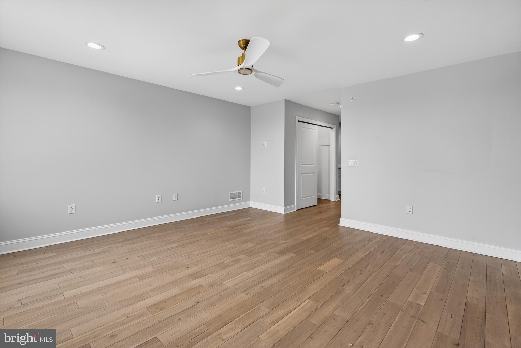 1602 N BODINE STREET