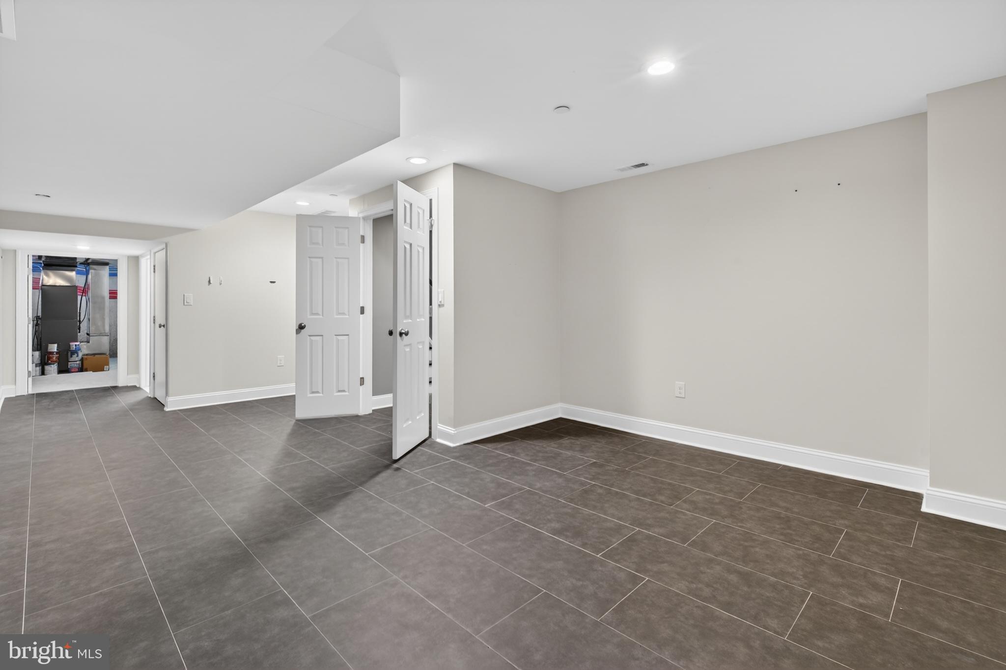 1602 N BODINE STREET