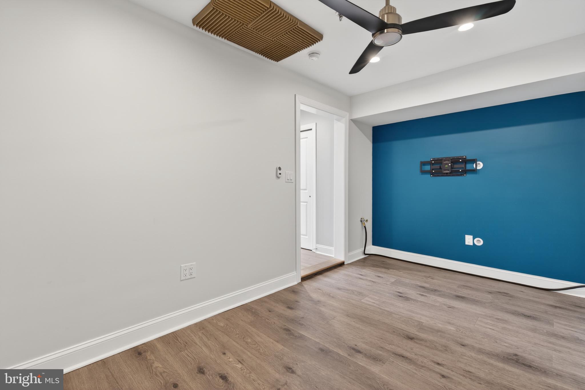 1602 N BODINE STREET