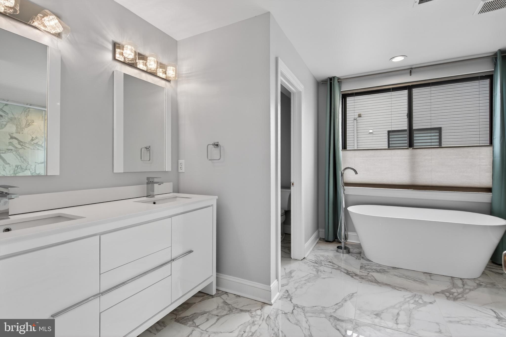 1602 N BODINE STREET