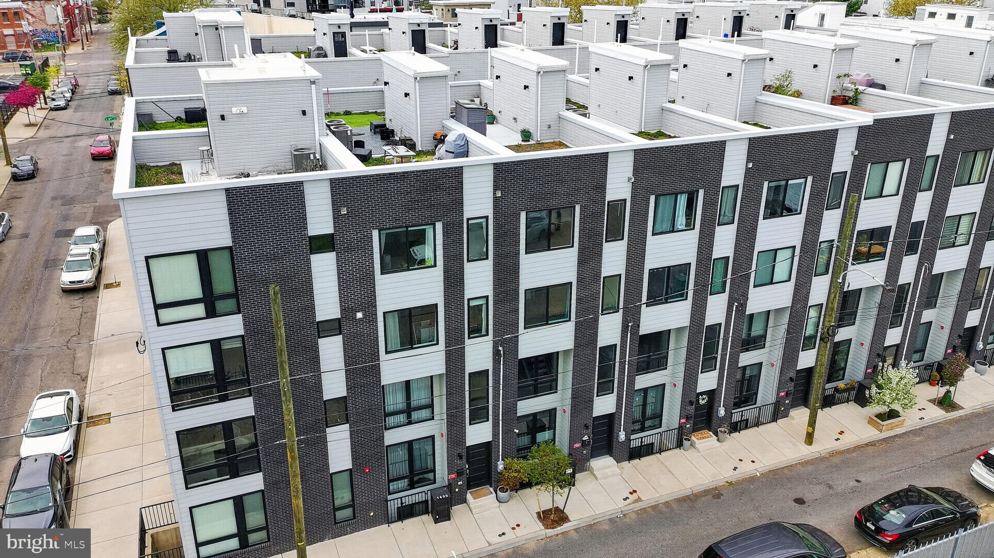 1602 N BODINE STREET