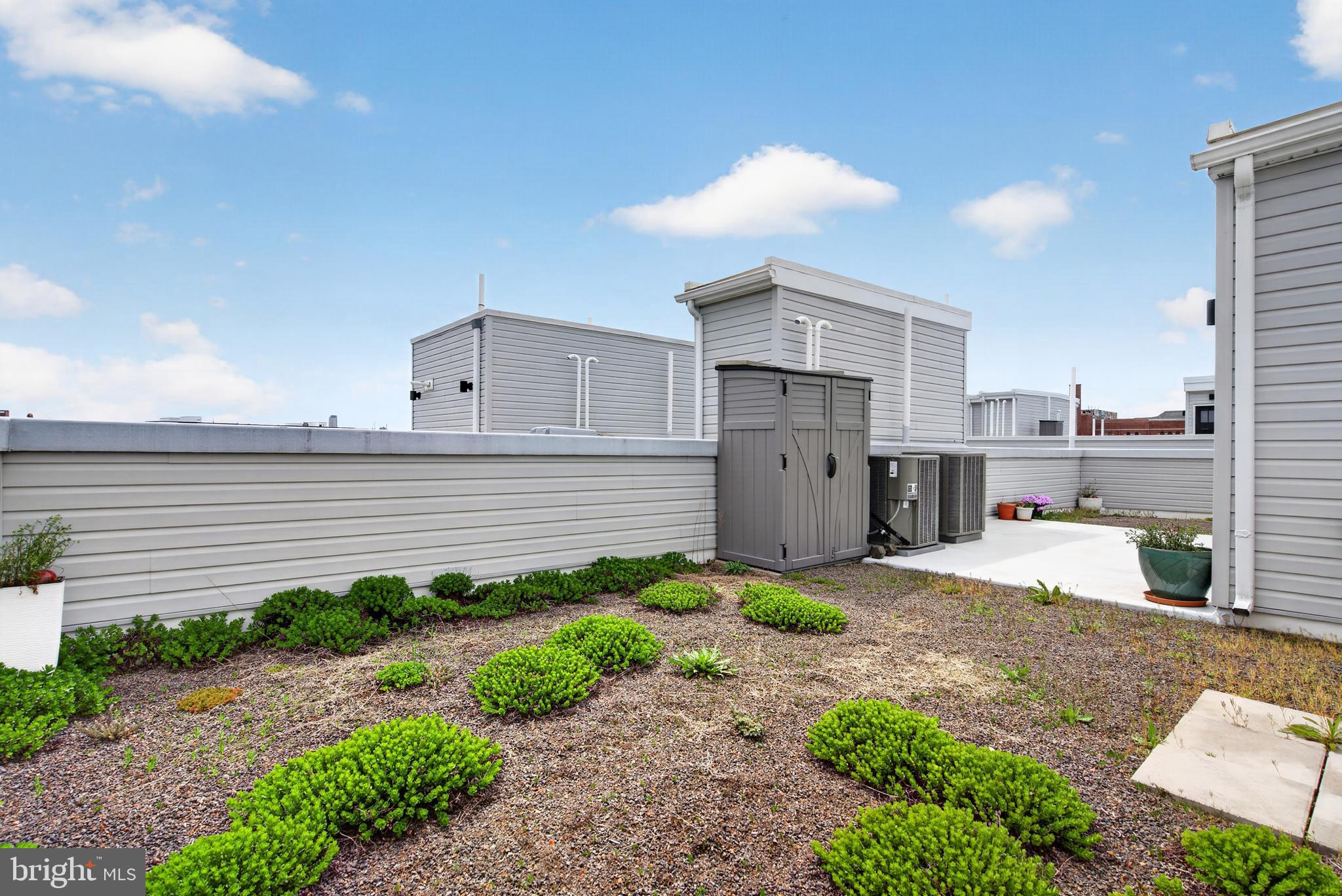 1602 N BODINE STREET