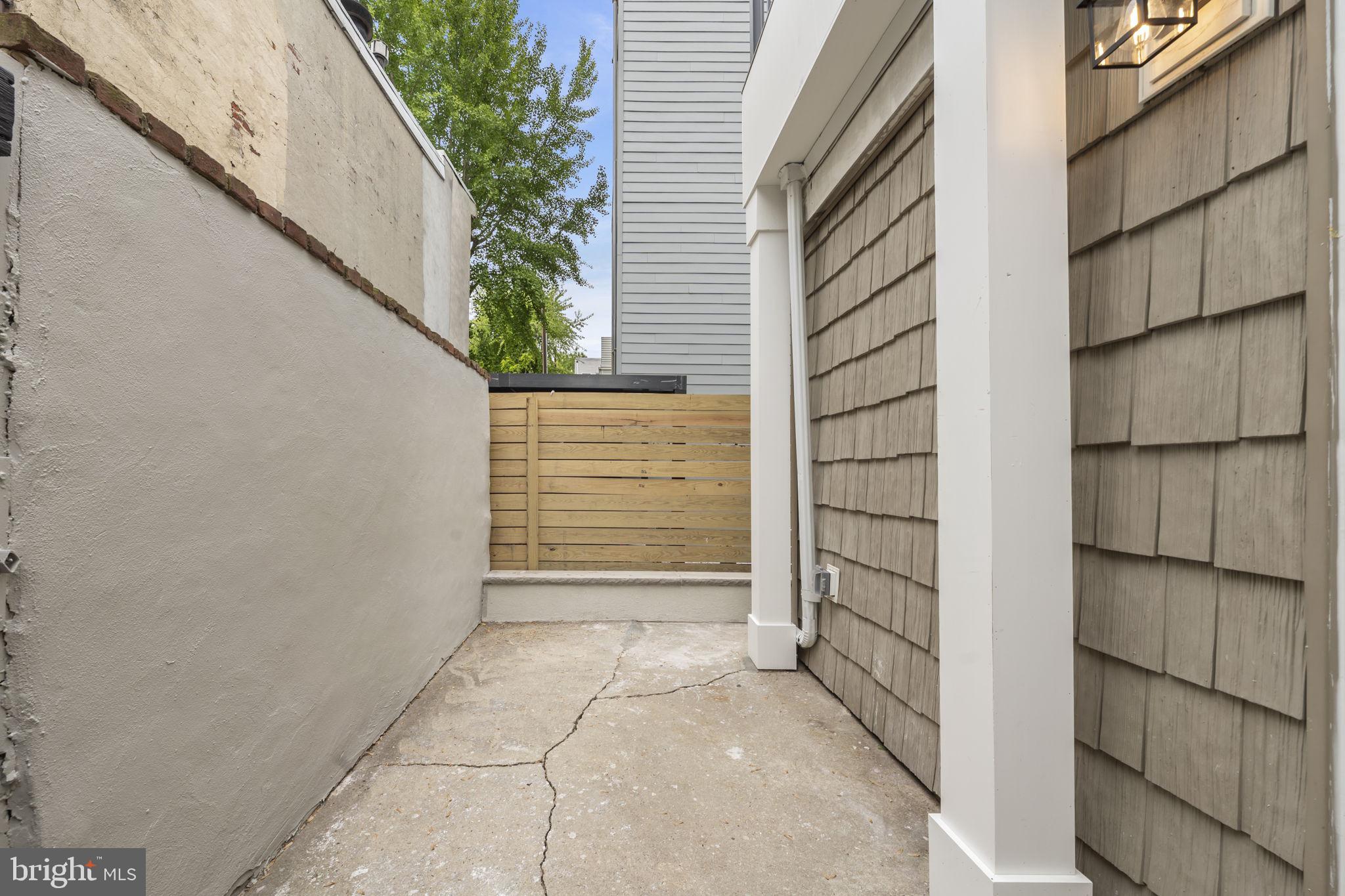809 S 19TH STREET