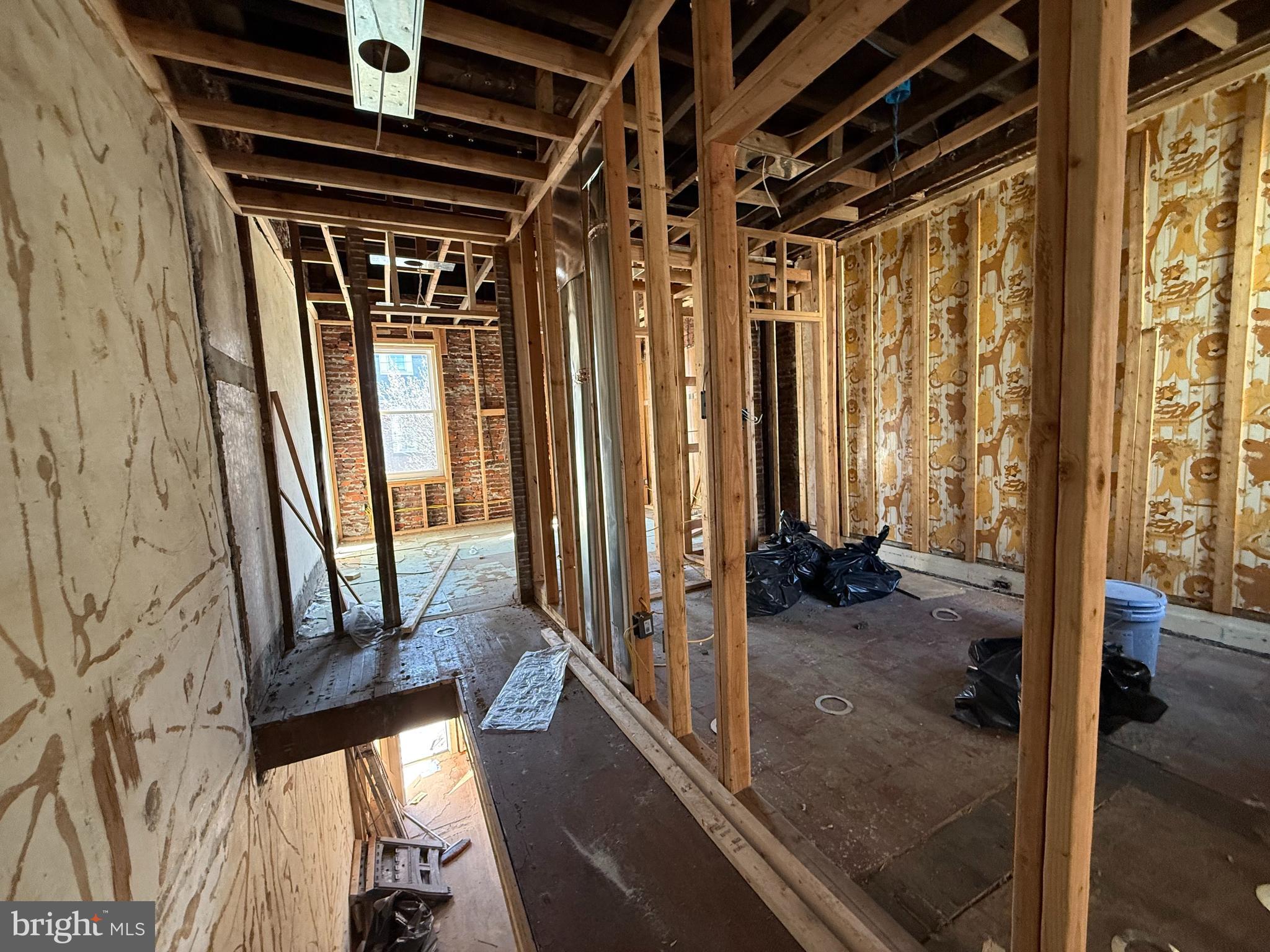 867 E THOMPSON STREET