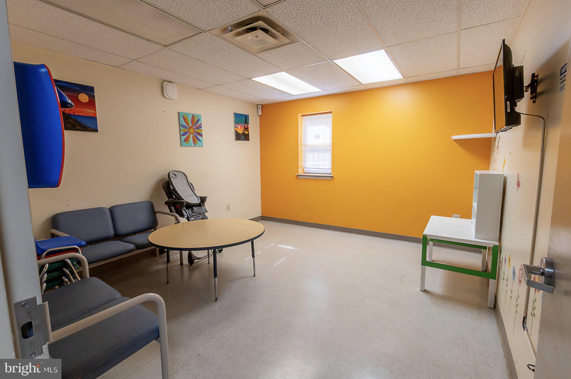 53 E ARMAT STREET 69 1ST FLOOR