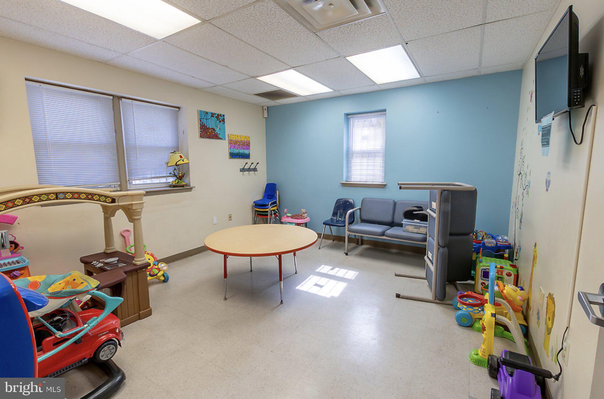 53 E ARMAT STREET 69 1ST FLOOR