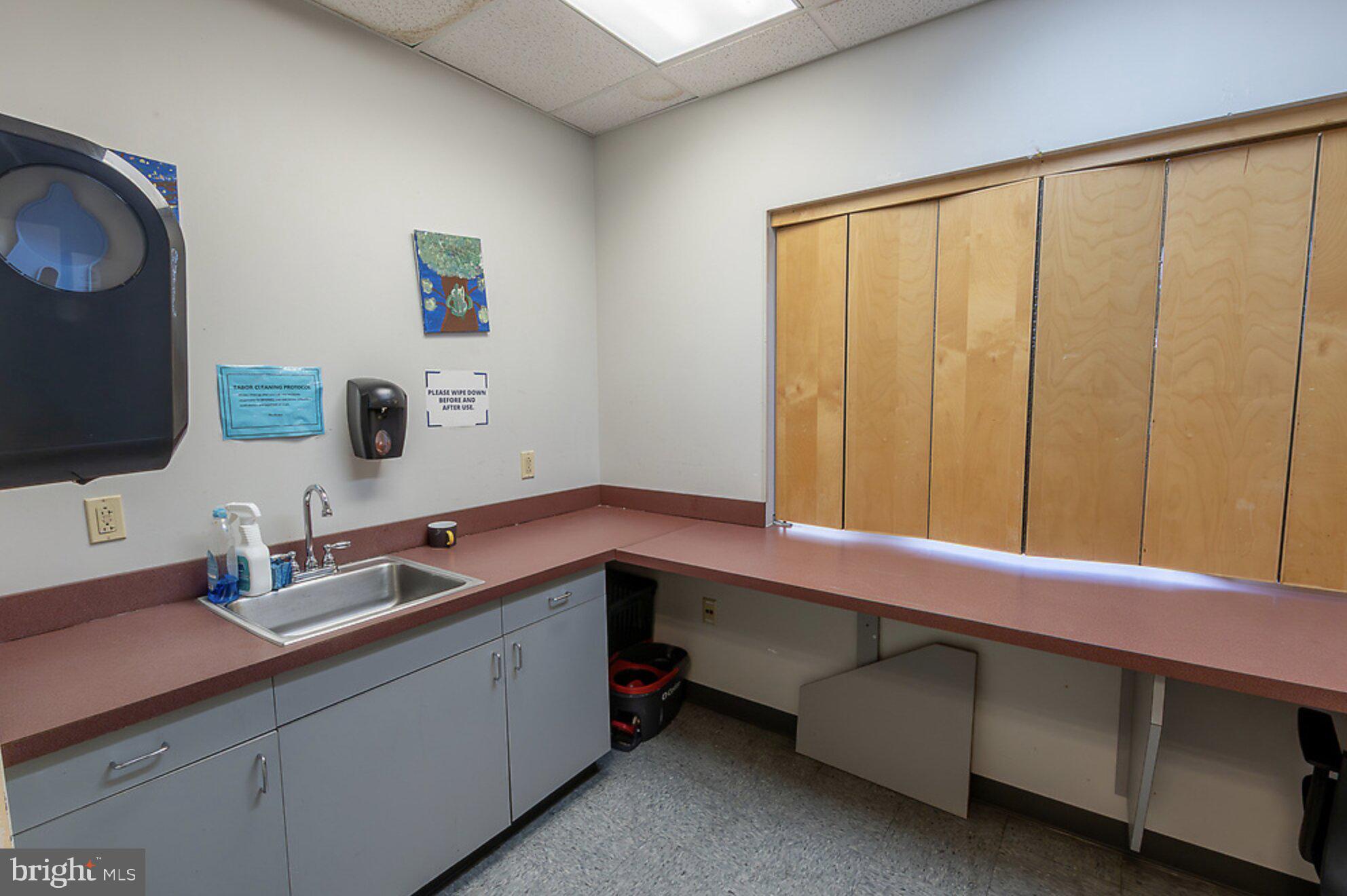 53 E ARMAT STREET 69 2ND FLOOR