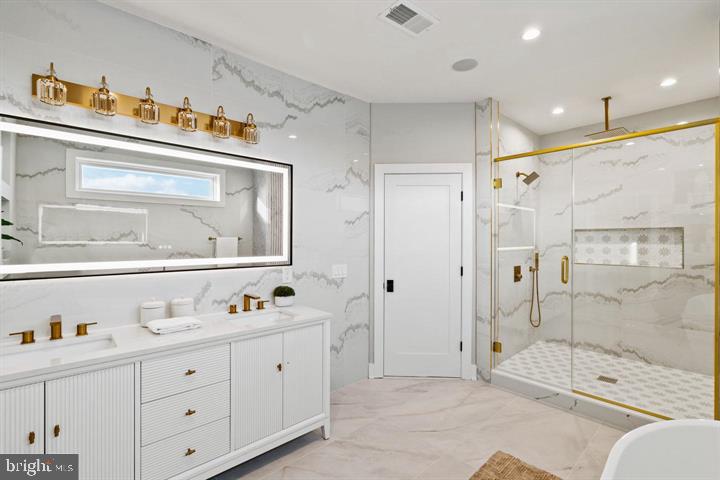 2053 E CUMBERLAND STREET