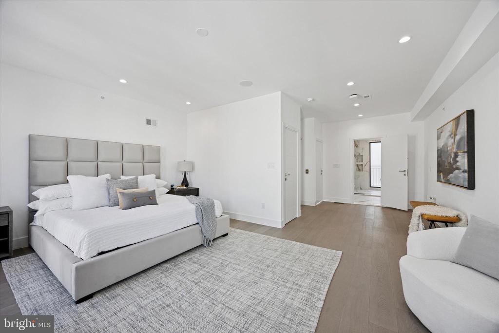1922 GEARY STREET 5