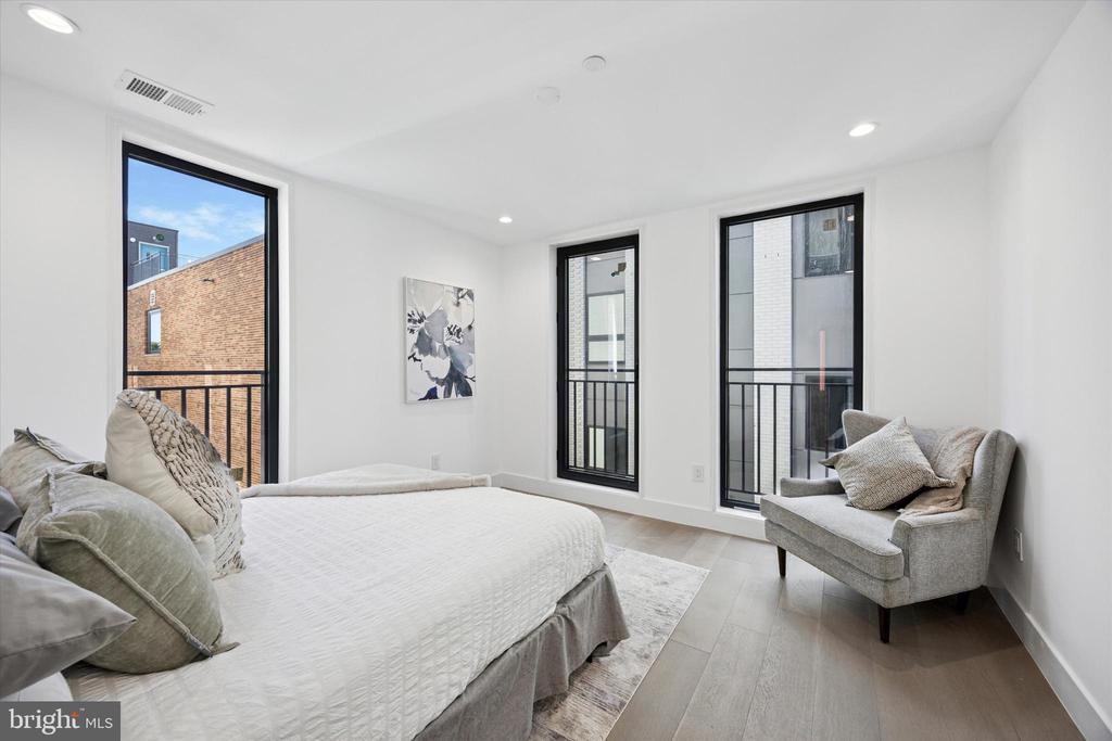 1922 GEARY STREET 5