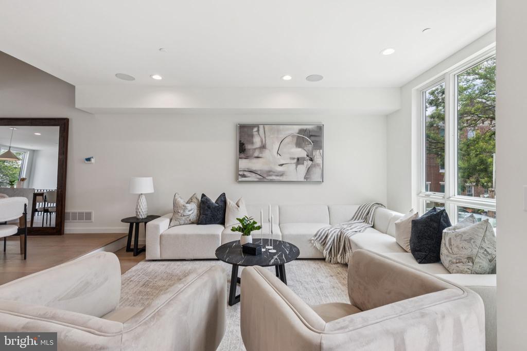 612 BRENNA WALK