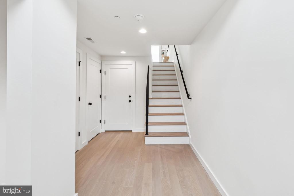 612 BRENNA WALK