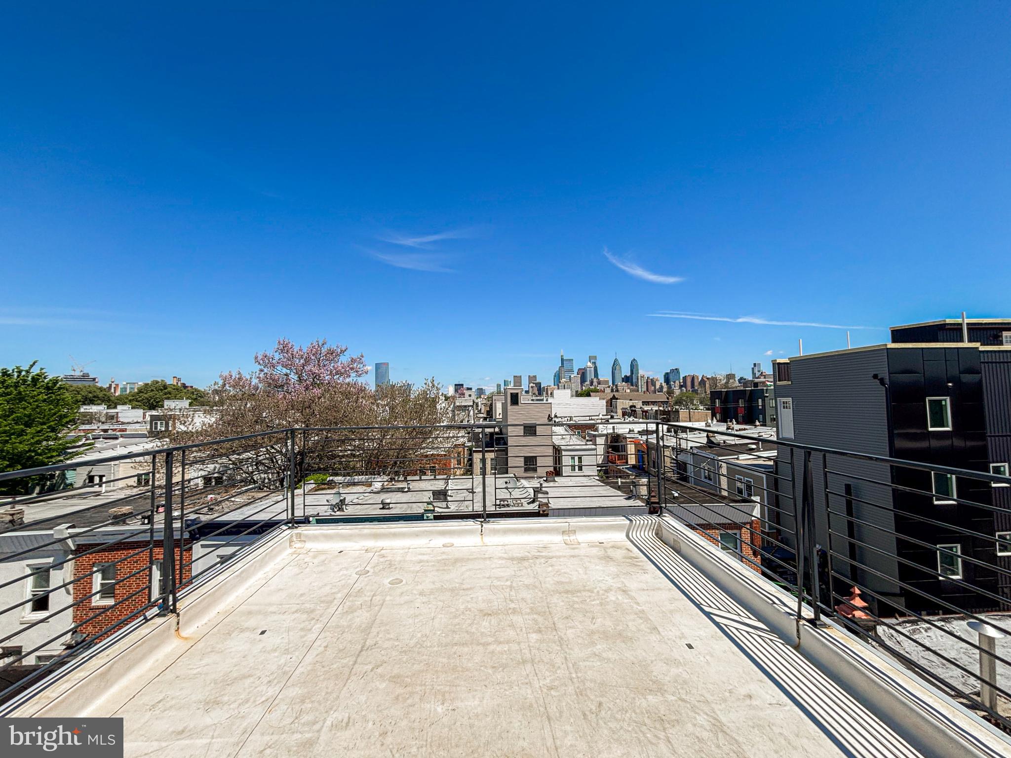 2212 GREENWICH STREET