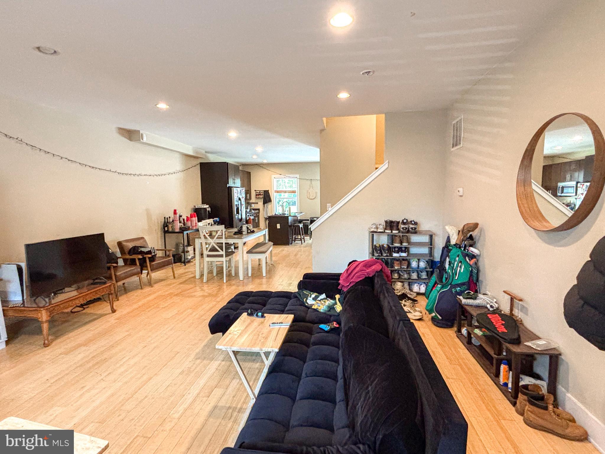 1114 GREENWICH STREET