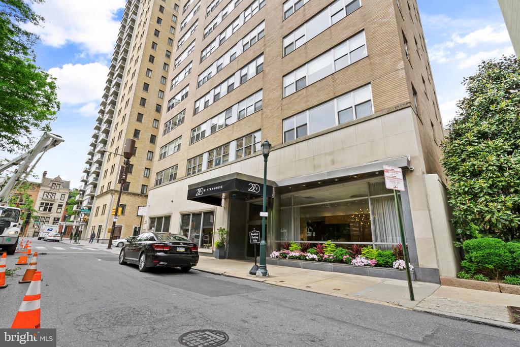 220 W RITTENHOUSE SQUARE 18A