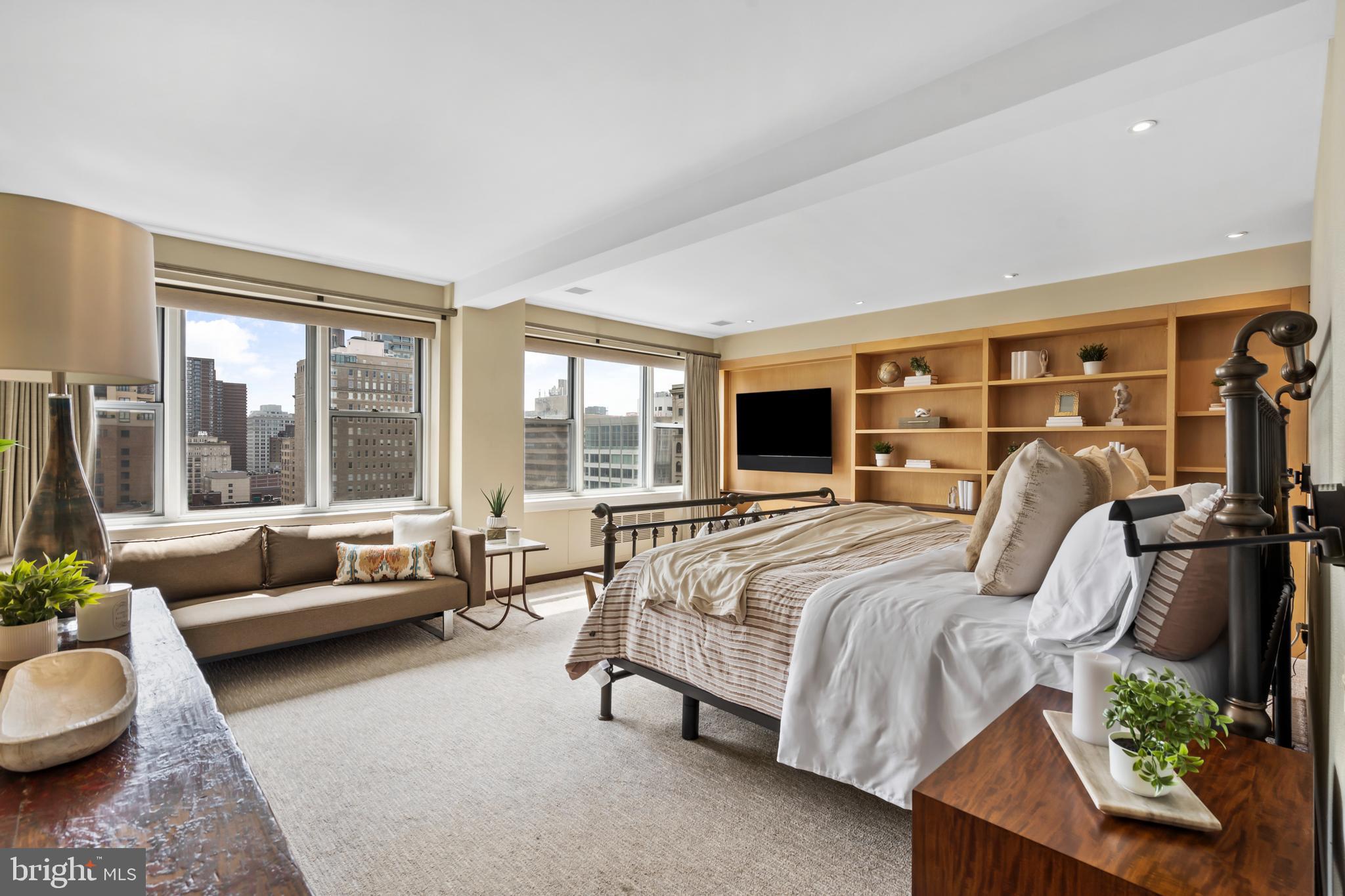 220 W RITTENHOUSE SQUARE 18A