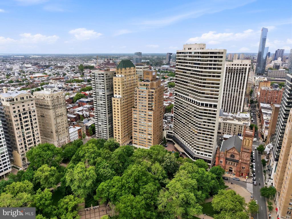 220 W RITTENHOUSE SQUARE 18A