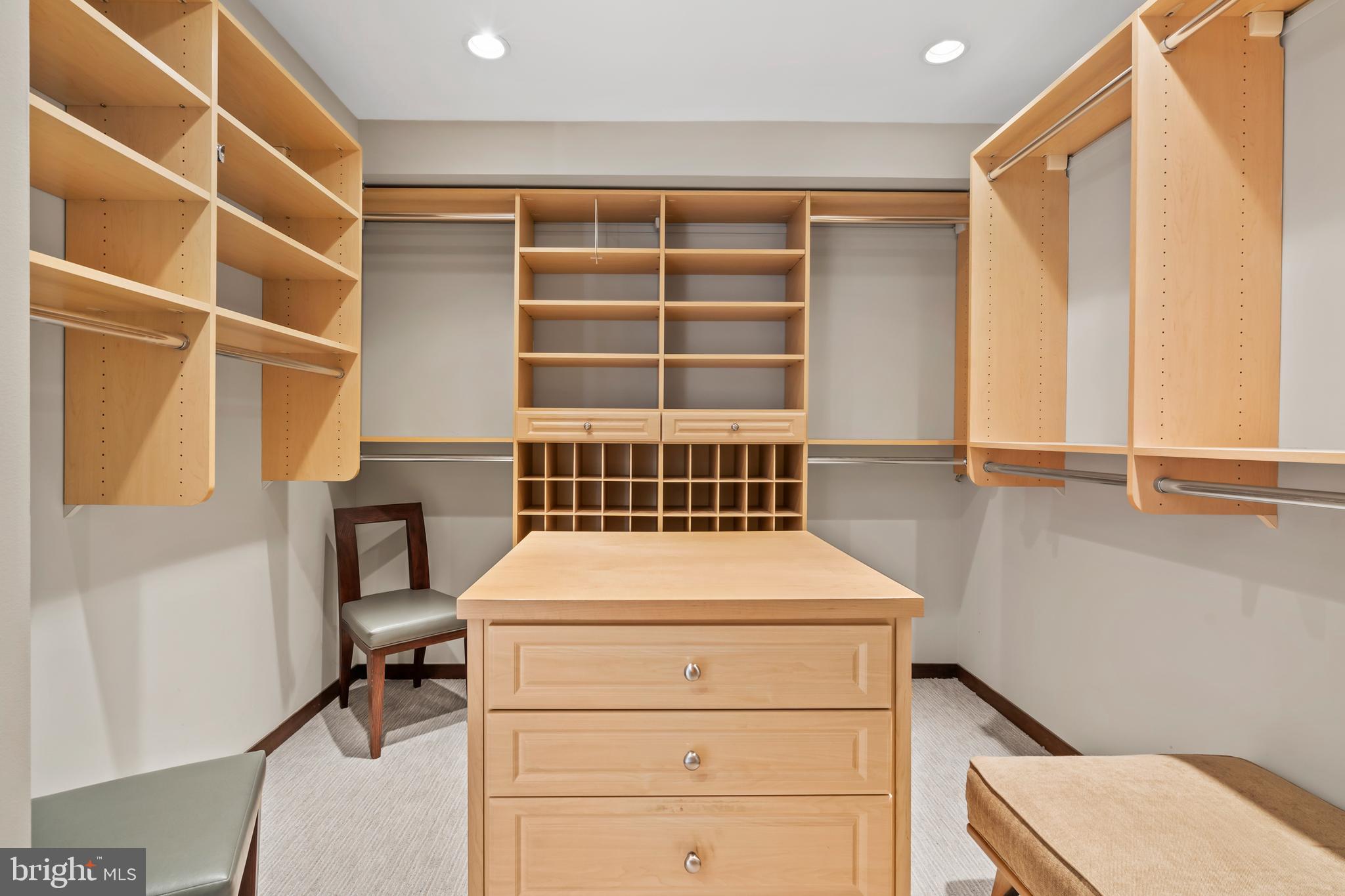 220 W RITTENHOUSE SQUARE 18A