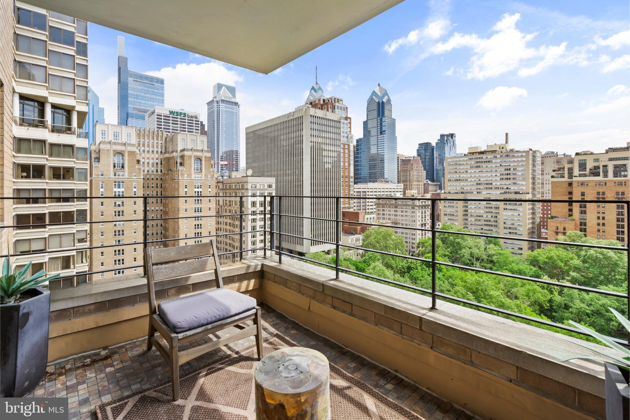 220 W RITTENHOUSE SQUARE 18A