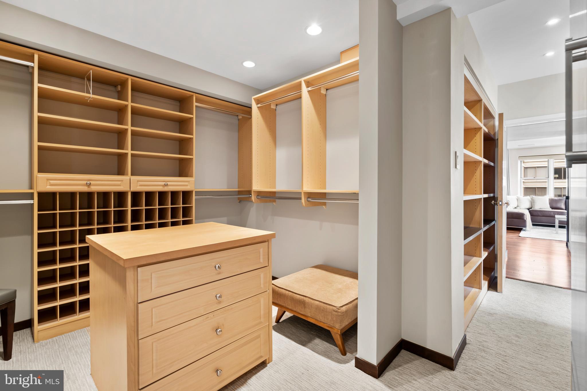 220 W RITTENHOUSE SQUARE 18A