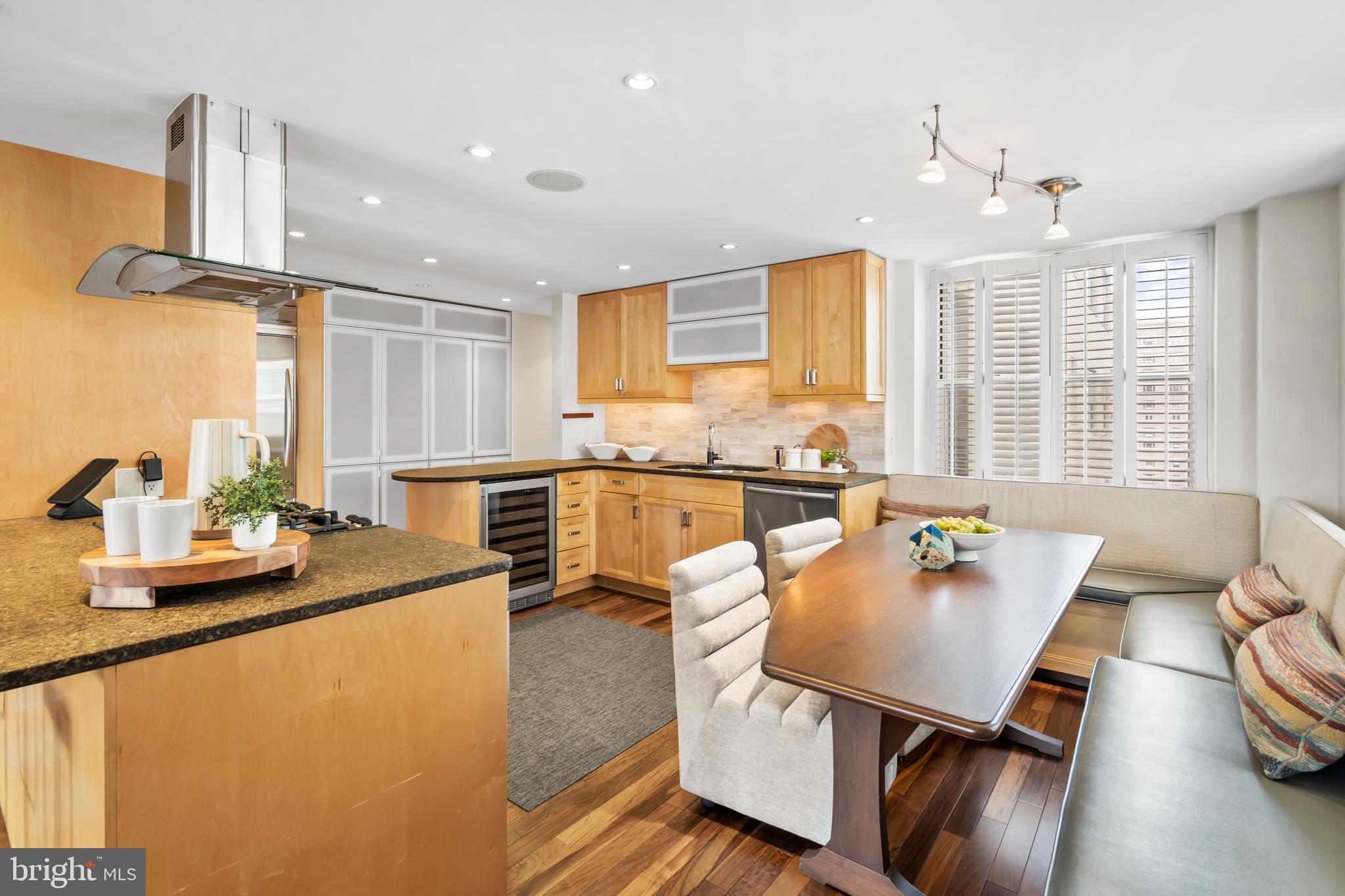 220 W RITTENHOUSE SQUARE 18A