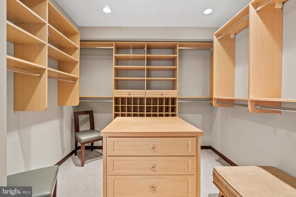 220 W RITTENHOUSE SQUARE 18A