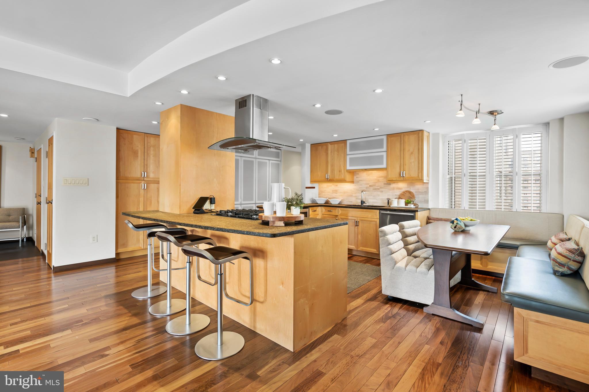 220 W RITTENHOUSE SQUARE 18A