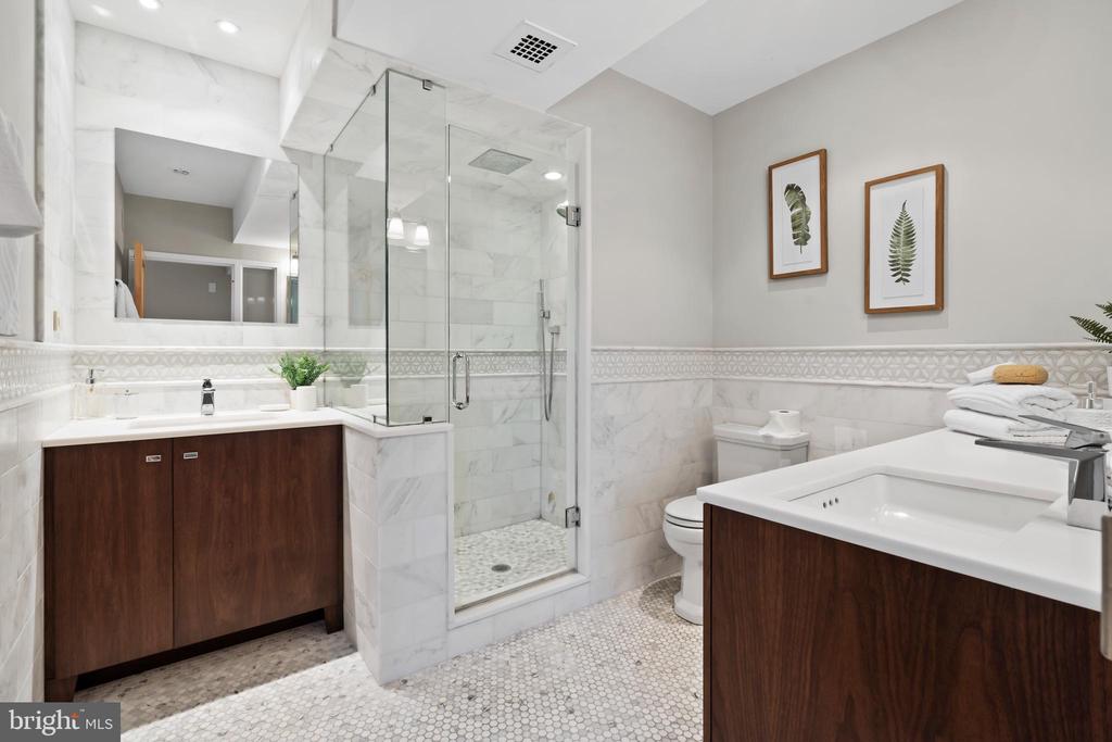 220 W RITTENHOUSE SQUARE 18A