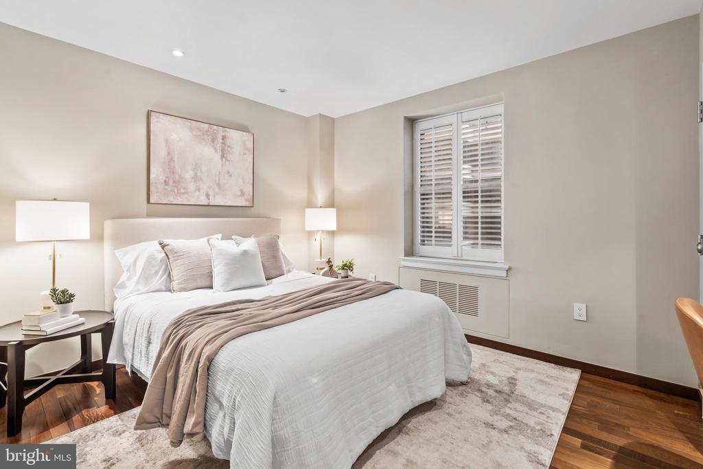 220 W RITTENHOUSE SQUARE 18A