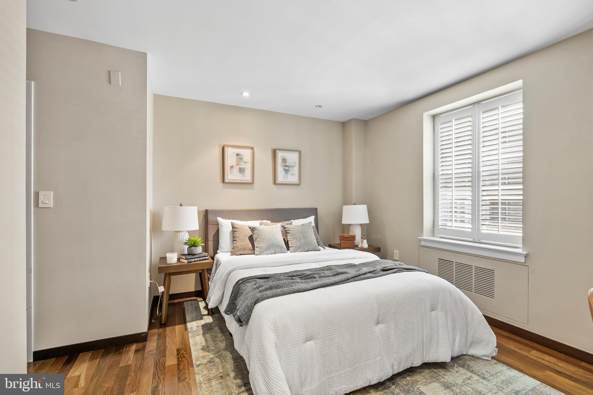 220 W RITTENHOUSE SQUARE 18A