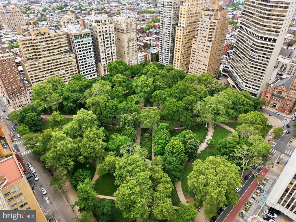 220 W RITTENHOUSE SQUARE 18A