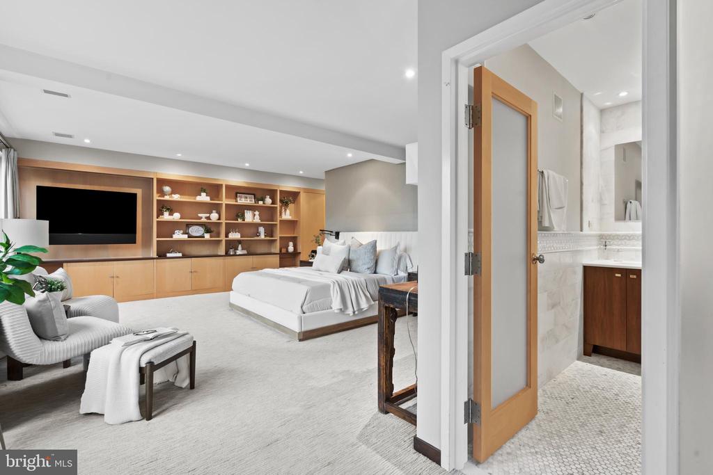 220 W RITTENHOUSE SQUARE 18A