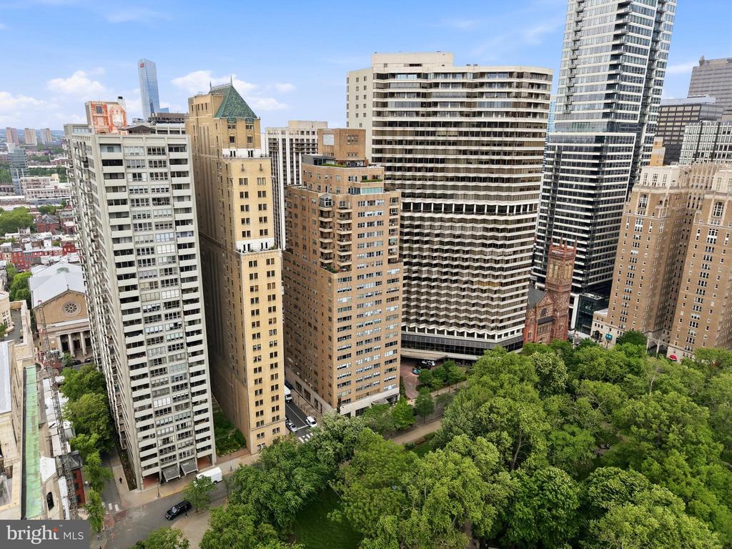 220 W RITTENHOUSE SQUARE 18A