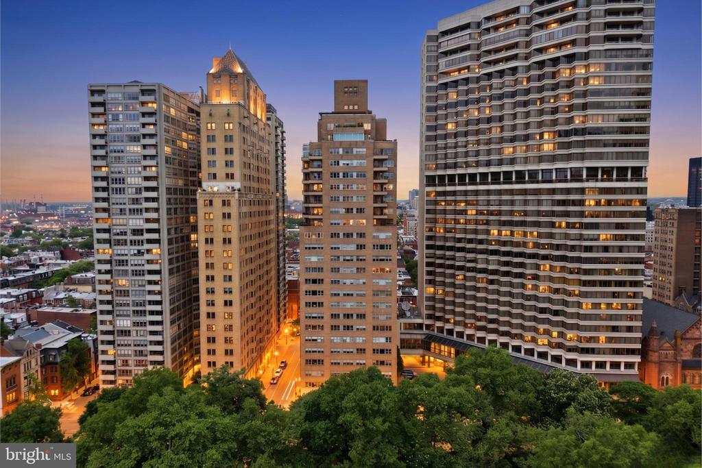 220 W RITTENHOUSE SQUARE 18A