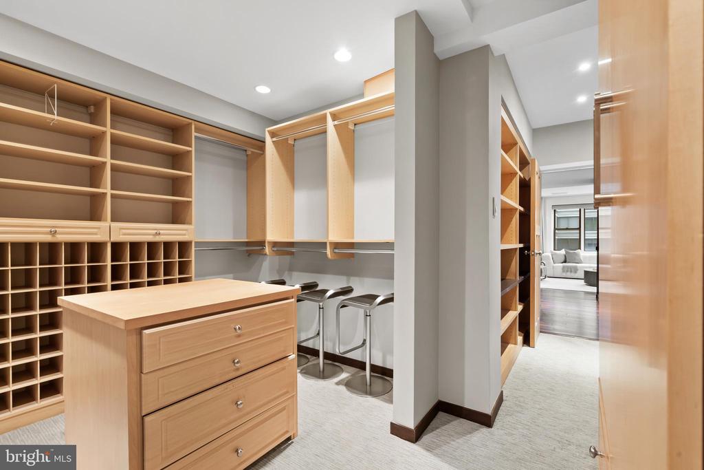 220 W RITTENHOUSE SQUARE 18A
