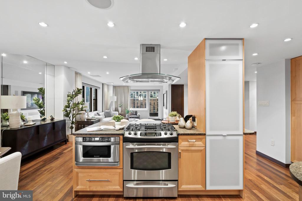 220 W RITTENHOUSE SQUARE 18A