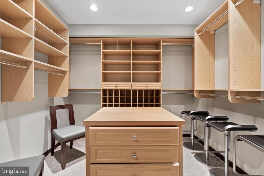 220 W RITTENHOUSE SQUARE 18A