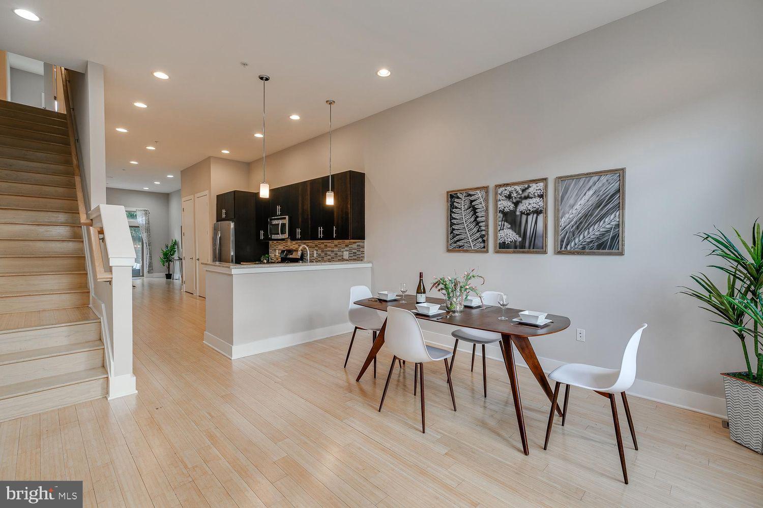 877 N 5TH STREET