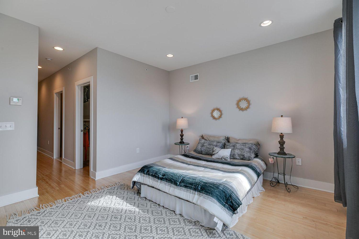 877 N 5TH STREET
