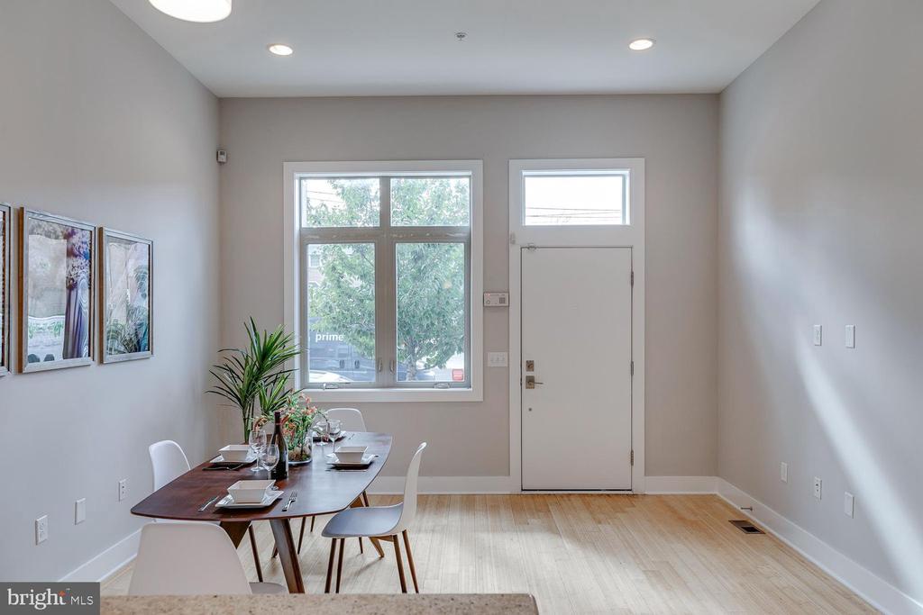 877 N 5TH STREET