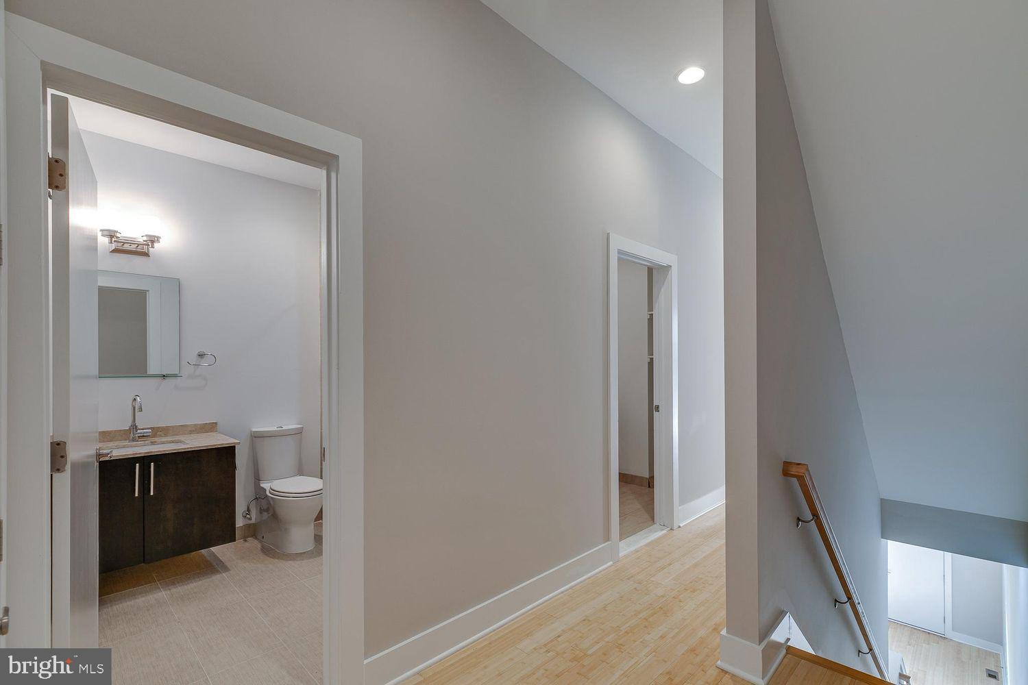 877 N 5TH STREET