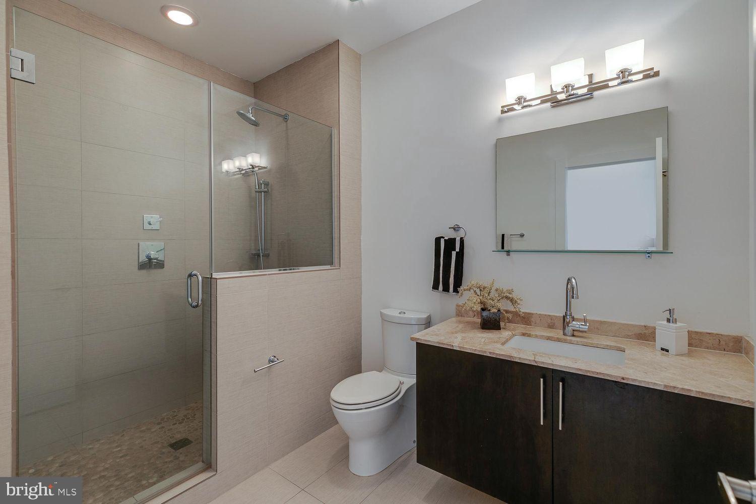 877 N 5TH STREET