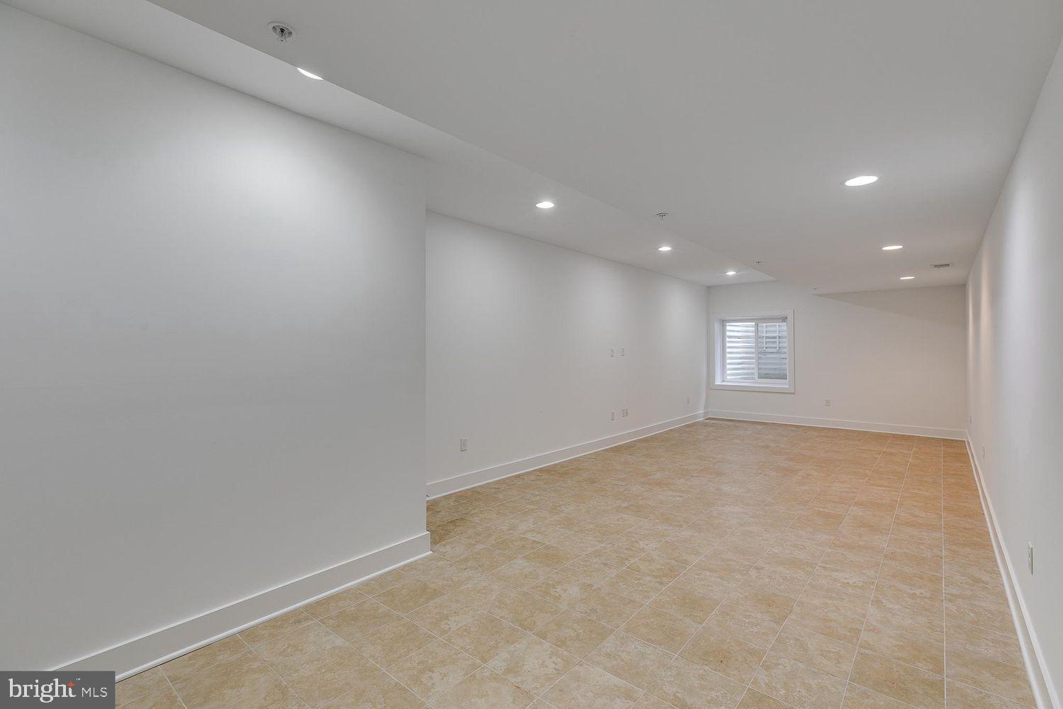 877 N 5TH STREET