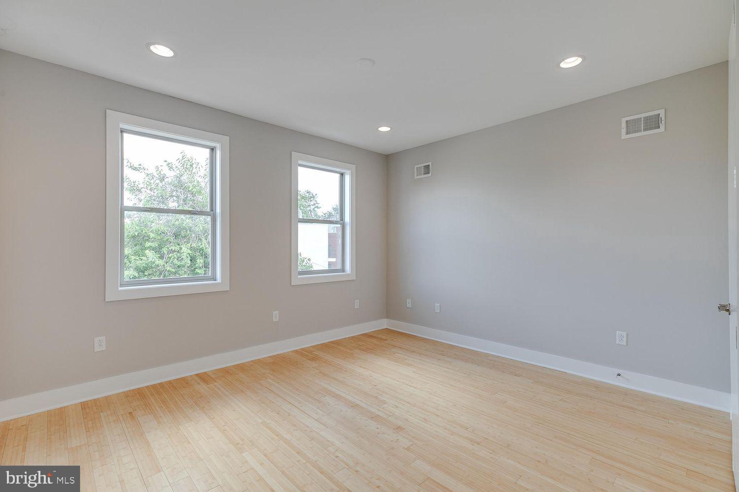 877 N 5TH STREET