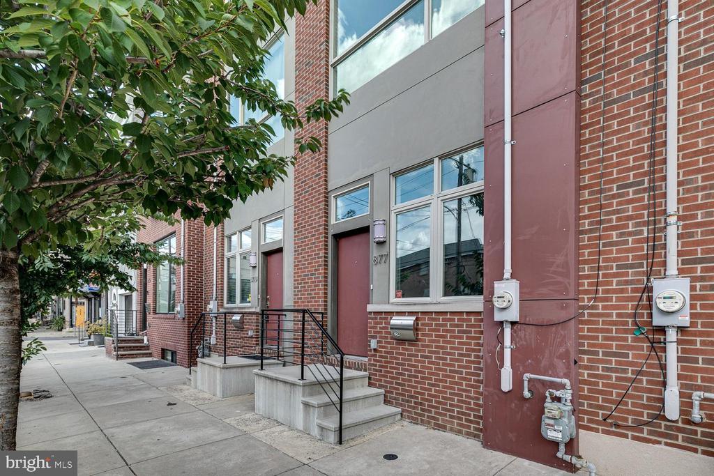 877 N 5TH STREET