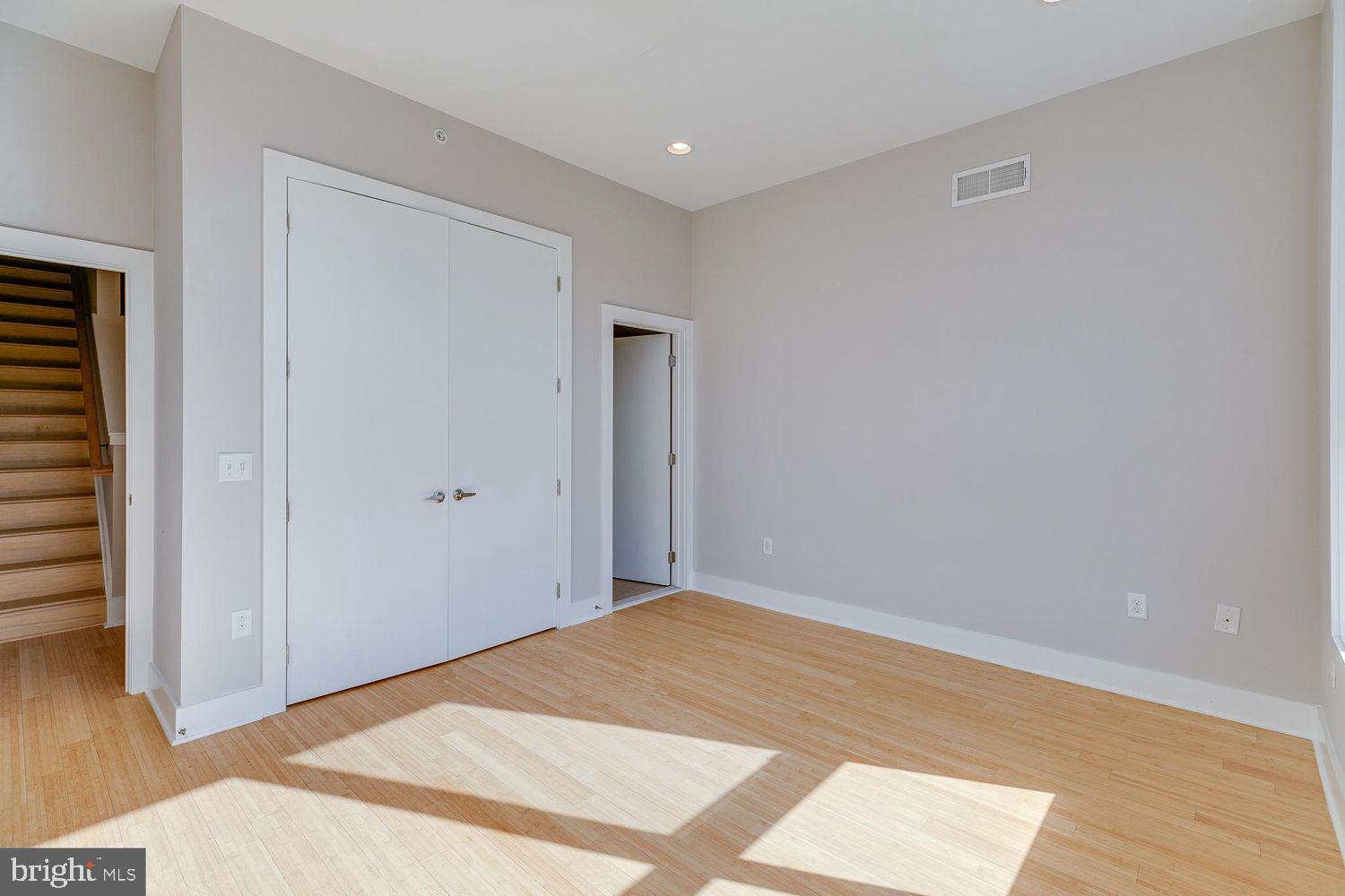 877 N 5TH STREET